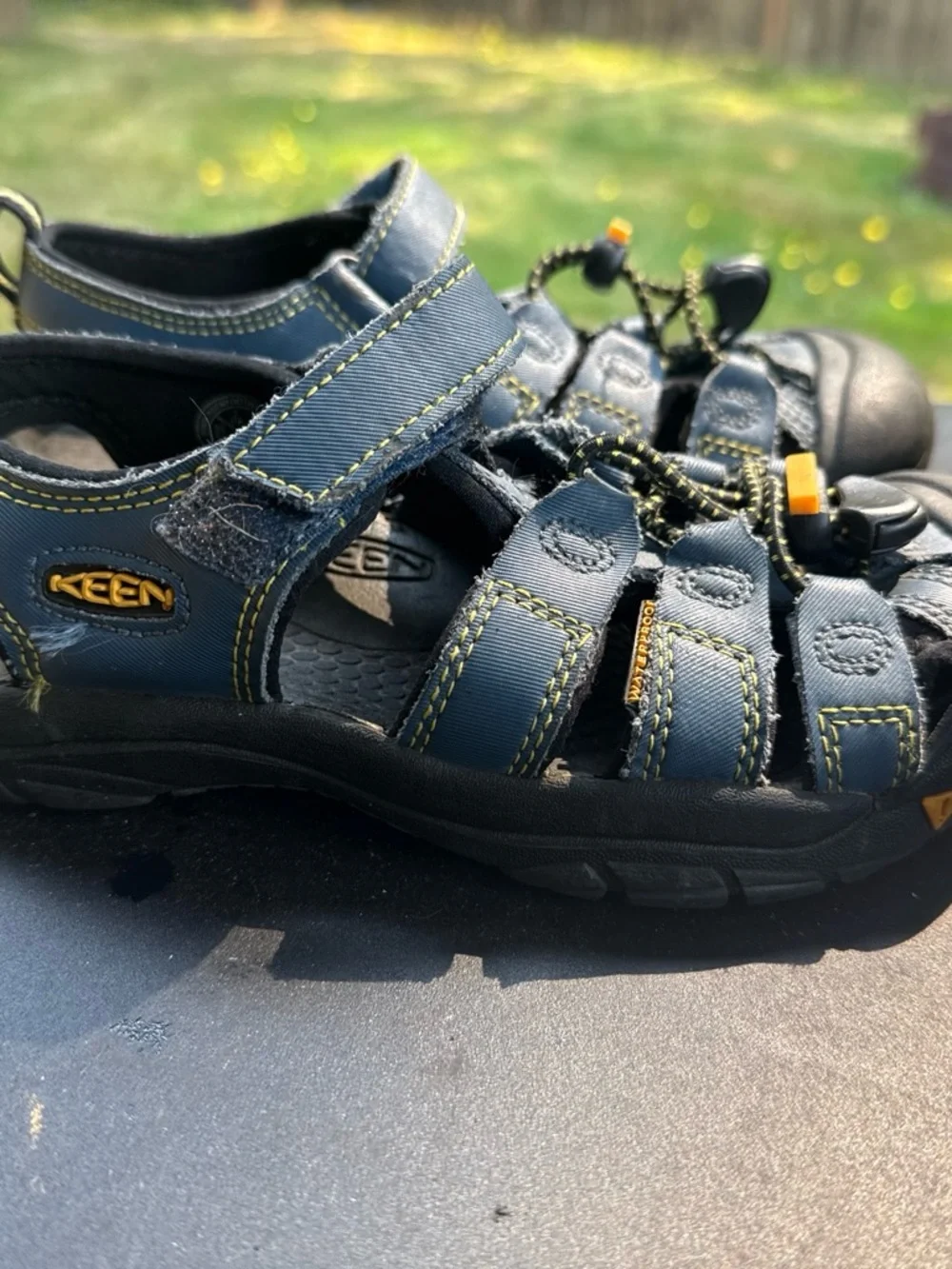 New-Keen Kids Navy Blue and Yellow-Accent Sport Sandals boys size-2